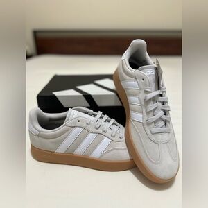 MEN'S ADIDAS BARREDA SNEAKERS